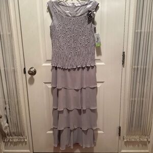 Patra Sleveless gown